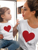 Passendes Familien-T-Shirt aus der Valentinstag-Serie