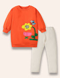 Conjunto de sudadera con apliques de flores y mariposas de dibujos animados