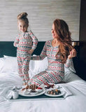 Pyjamas assortis pour la famille de Noël