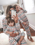 Pyjamas assortis pour la famille de Noël