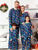 Passender Familien-Pyjama mit Weihnachtsdruck