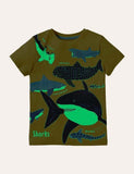 Camiseta con estampado de tiburón resplandeciente