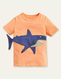 Camiseta con aplique de tiburón