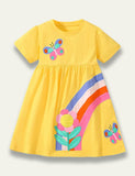 Kleid mit Schmetterlings-Regenbogenapplikation