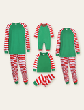 Pyjamas assortis pour la famille à rayures de Noël