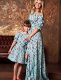 Robe assortie à la famille à fleurs vertes